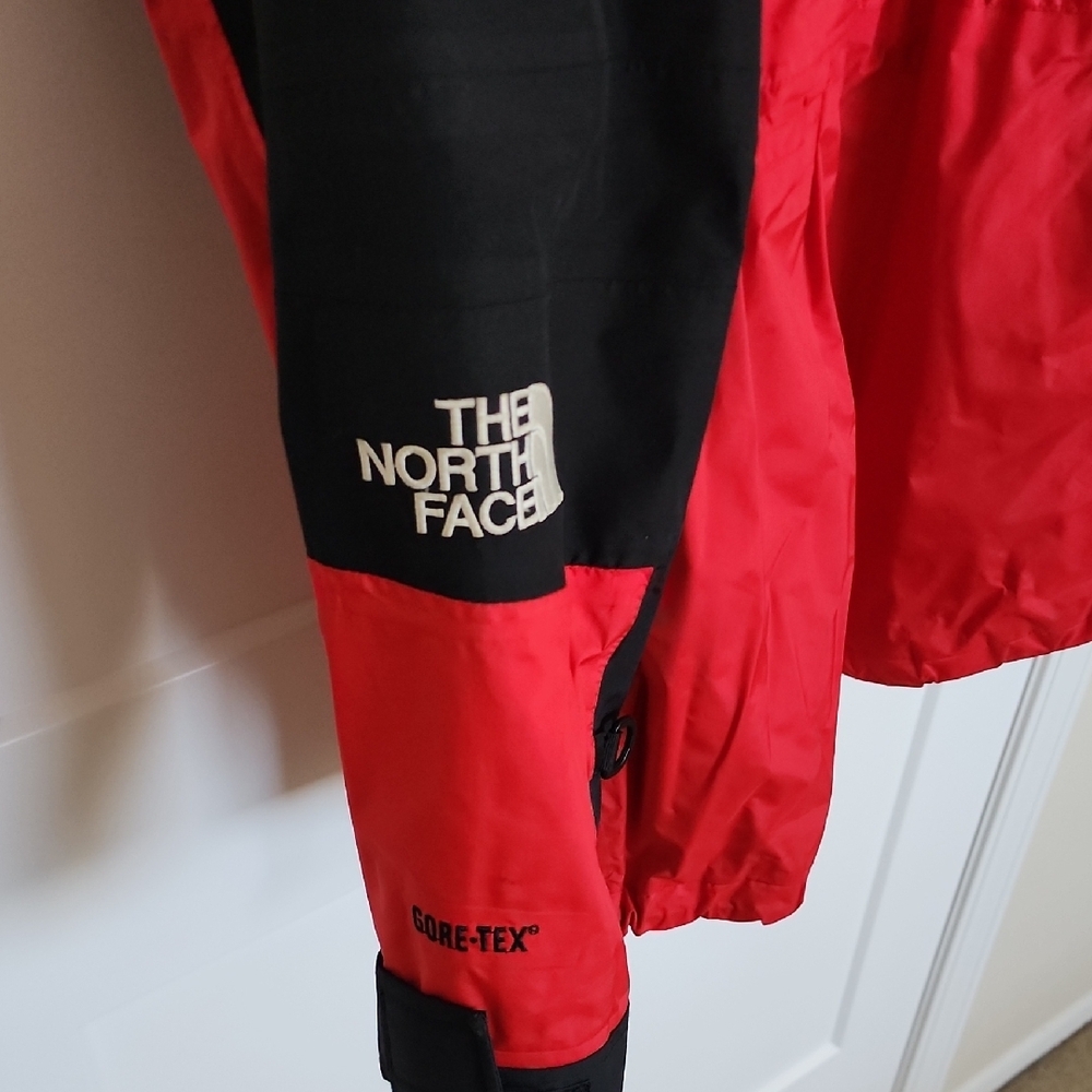 The North Face Red and Black Outdoor Hooded Jacket - Picture 4 of 4